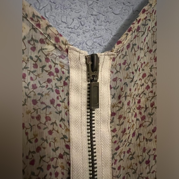 Forever 21 | Floral Ruffle Front Spaghetti Strap Tank-Top | Large - Picture 7 of 9